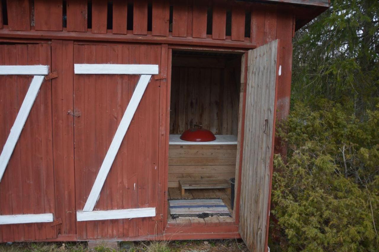 Hytte Anno 1721 Uten Internett, Strom, Vann - Men Med Rodmalt Utedo Ljørdal Εξωτερικό φωτογραφία
